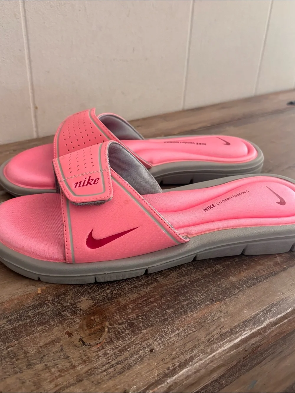 Nike Comfort Footbed Slides Pink Size 9 EUC
